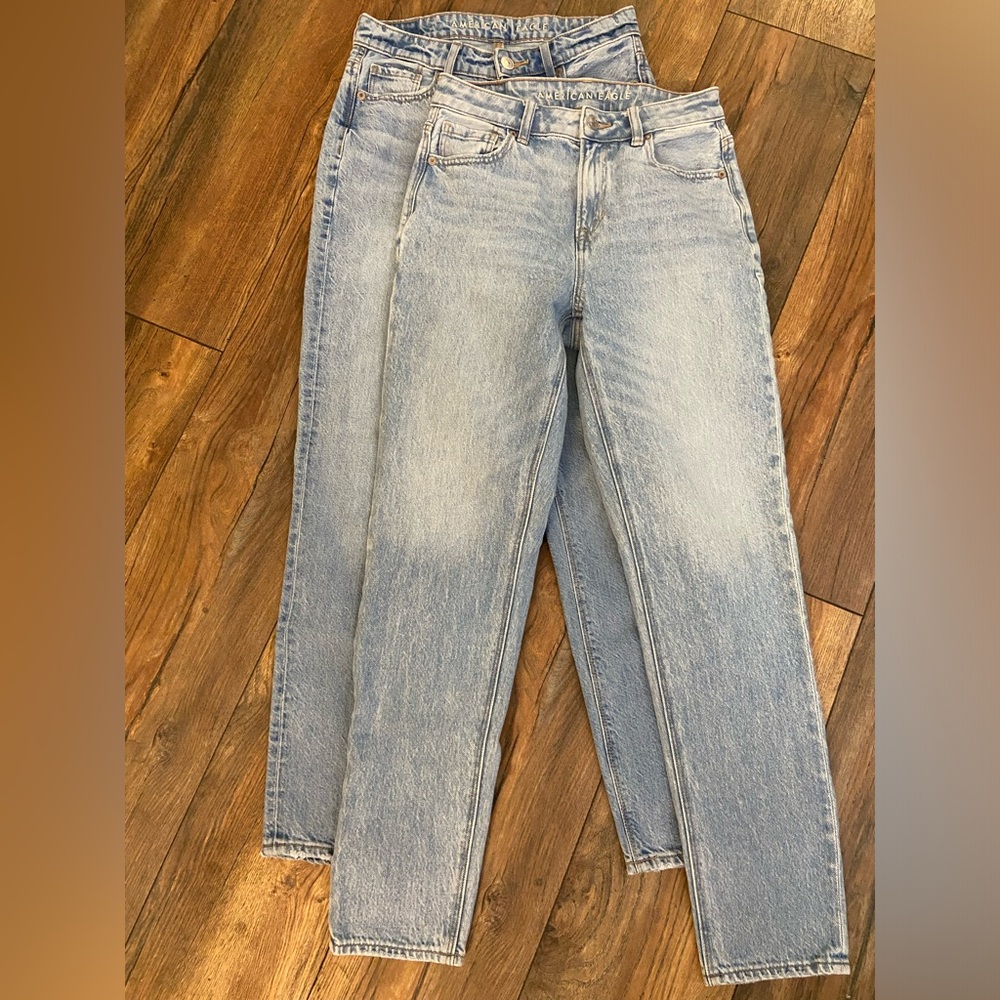 2x American Eagle V-Rise + Strigid Mom Jeans 0R
